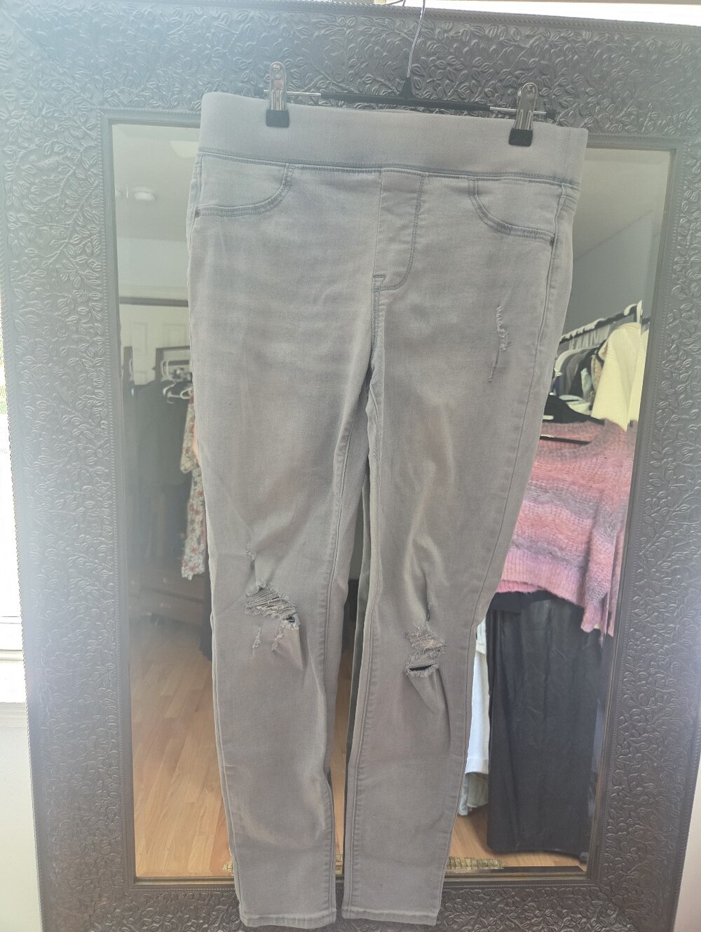 Old Navy Rockstar Jeggings Light Distressed Jeggings. 8. Never Worn.